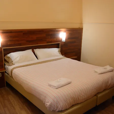 Royal Hotel 2*