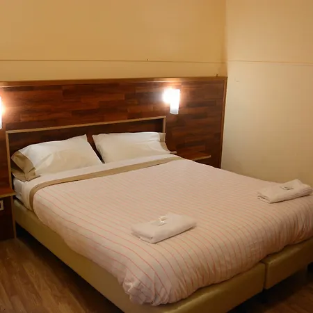 Royal Hotel 2*
